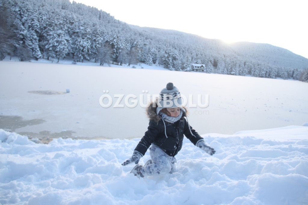 GÖLCÜK GÖLÜ BUZ TUTTU...