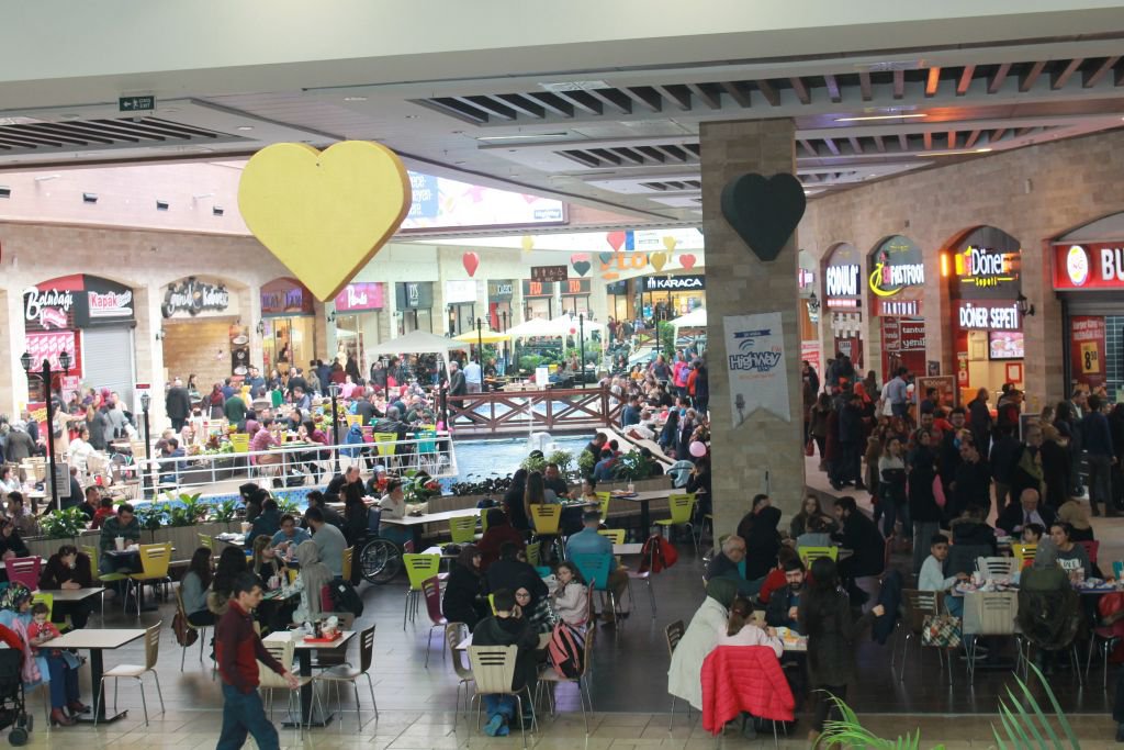 HİGHWAY ON BİNLERİ AĞIRLIYOR...