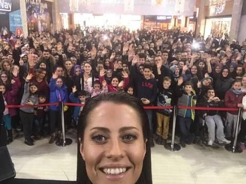 HİGHWAY'DE DERYA ULUĞ İZDİHAMI...