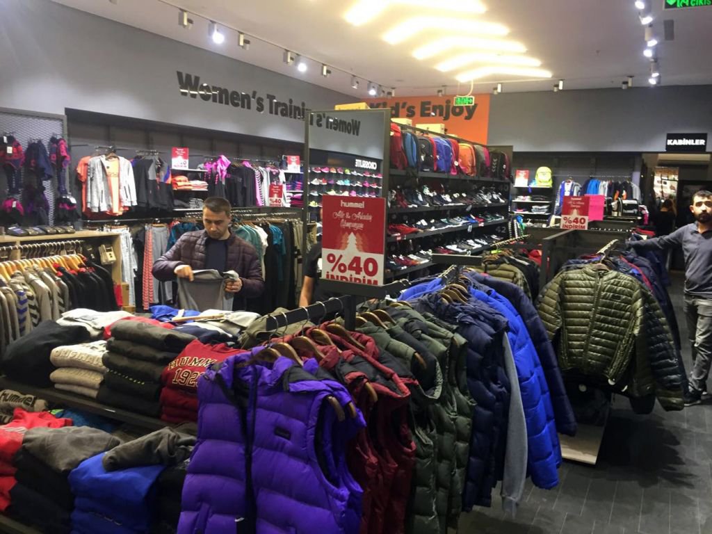 HUMMEL MAĞAZASINDA MUHTEŞEM FIRSAT GÜNLERİ