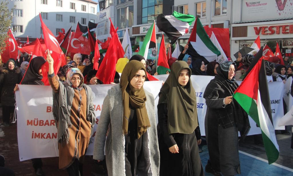 İSRAİL VE ABD'YE ÖFKE YAĞDI