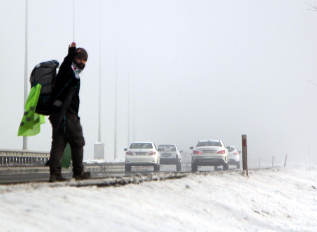 İSRAİL ZULMÜNE DİKKAT ÇEKMEK İÇİN KUDÜS'E YÜRÜYOR