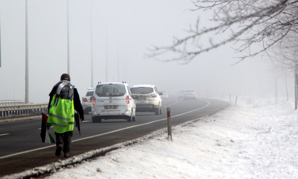 İSRAİL ZULMÜNE DİKKAT ÇEKMEK İÇİN KUDÜS'E YÜRÜYOR