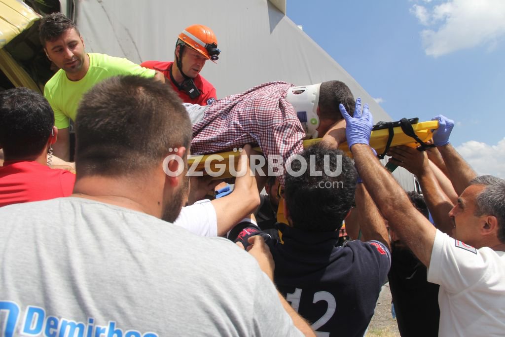 KAMYON TIR ARKADAN ÇARPTI, SÜRÜCÜ HAYATINI KAYBETTİ