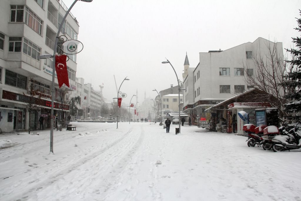 KAR BU SEFER ÇOK SERT GELDİ