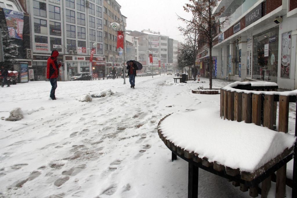 KAR BU SEFER ÇOK SERT GELDİ