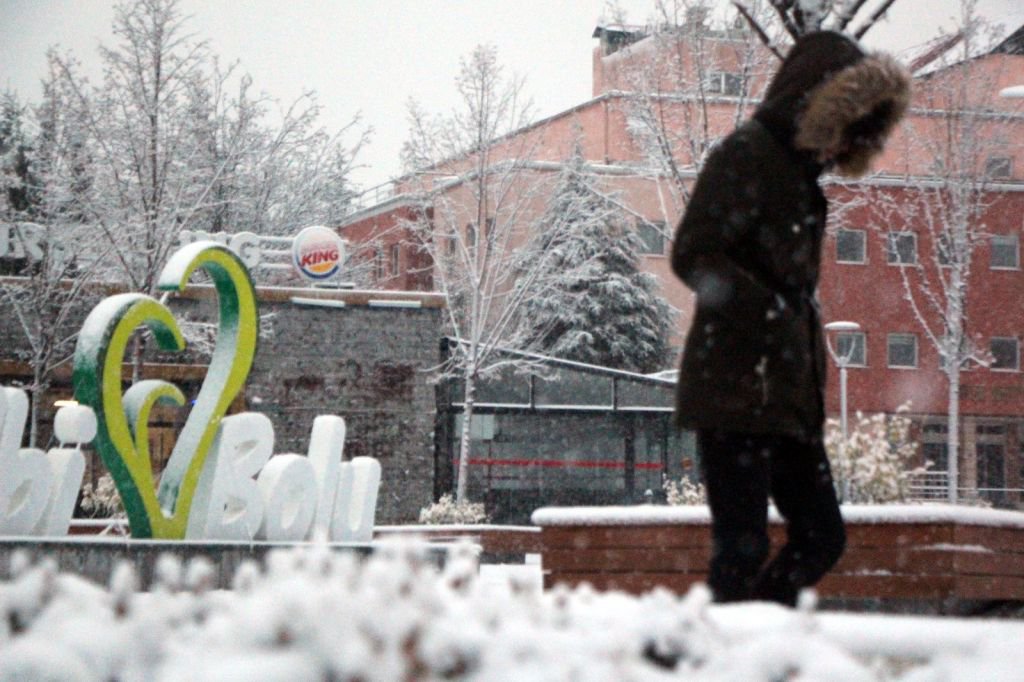 KENT MERKEZİ BEMBEYAZ OLDU