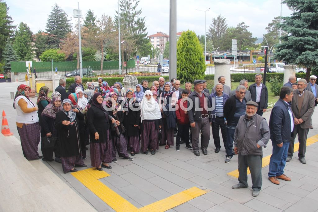 KÖYLÜLER VALİ'NİN KAPISINA DAYANDI