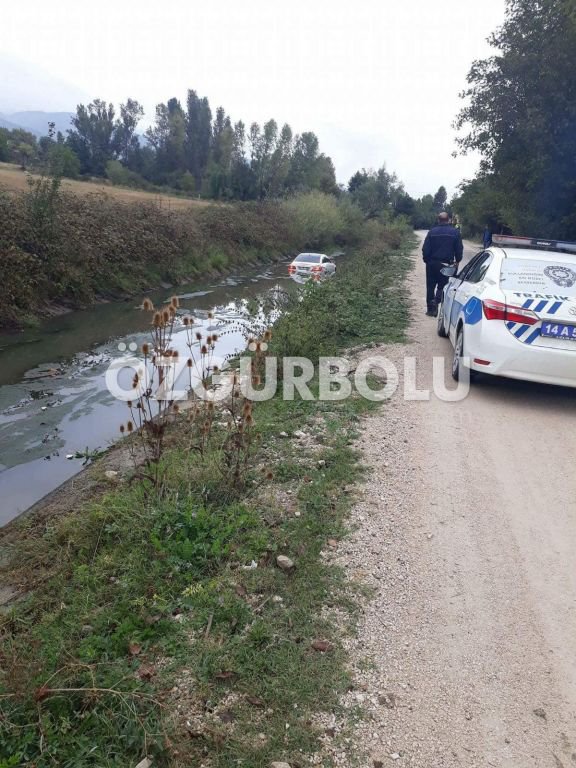 LÜKS OTOMOBİLLE KANALA UÇTU