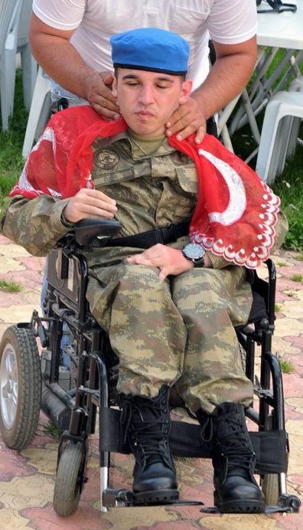 MERT CAN'IN GURUR GECESİ