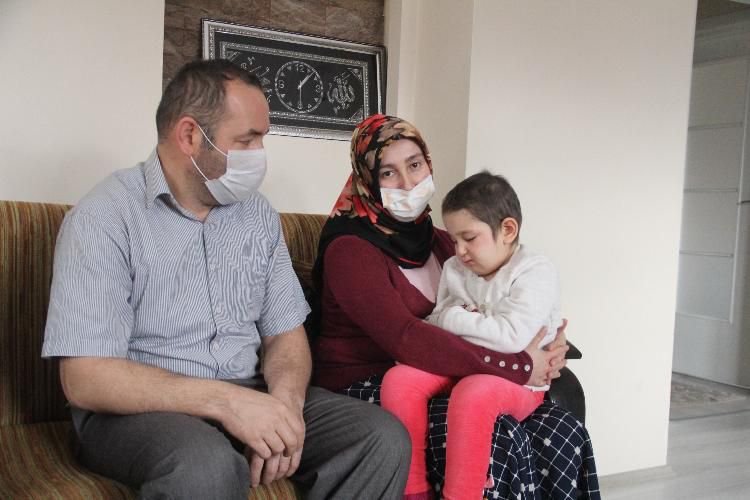 MİNİK ZEYNEP'TEN KAHREDEN HABER