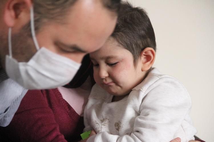 MİNİK ZEYNEP'TEN KAHREDEN HABER