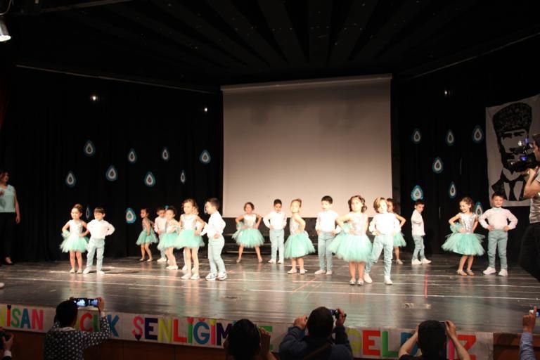 NAFİZE BAYSAL'DAN MUHTEŞEM ÇOCUK ŞENLİĞİ