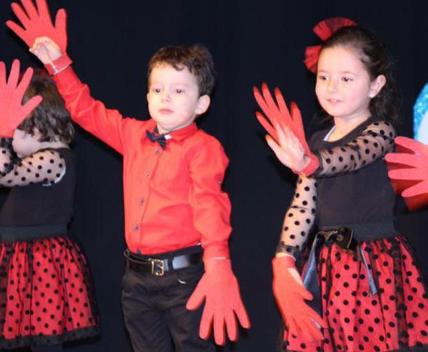 NAFİZE BAYSAL'DAN MUHTEŞEM ÇOCUK ŞENLİĞİ