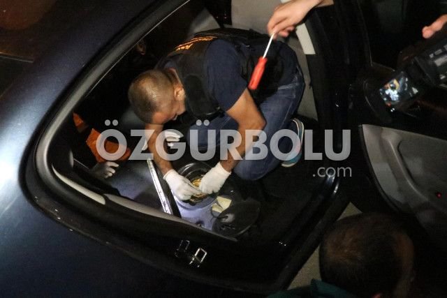 OTOMOBİLDE UYUŞTURUCU OPERASYONU