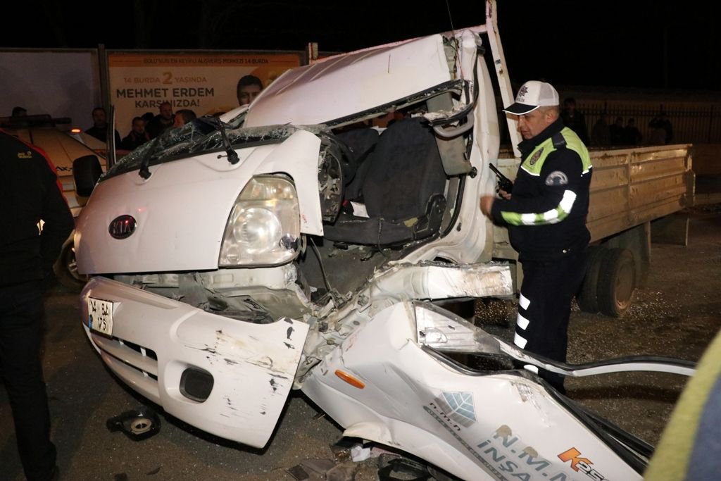 SANAYİ KAVŞAĞINDA FECİ KAZA