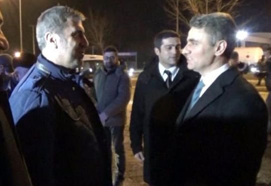 SÜRÜCÜ İLE VALİ ARASINDAKİ İLGİNÇ DİYALOG