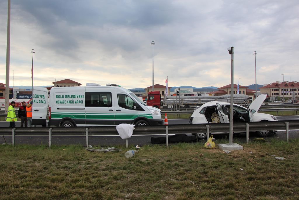 TEM OTOYOLU'NDA FECİ KAZA...