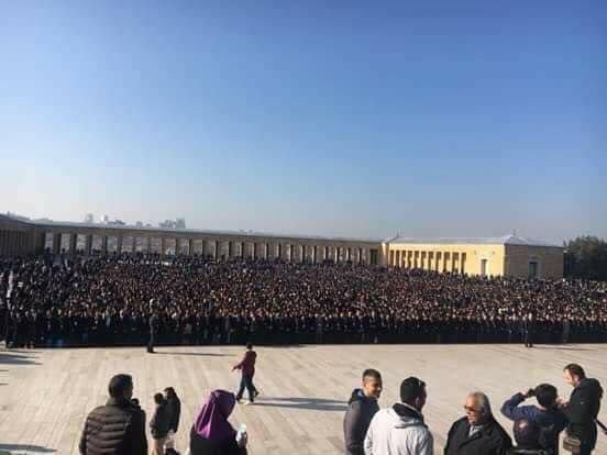 ÜLKÜCÜLERDEN ANKARA'DA GÖVDE GÖSTERİSİ