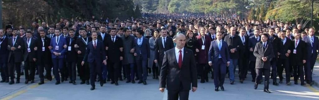 ÜLKÜCÜLERDEN ANKARA'DA GÖVDE GÖSTERİSİ