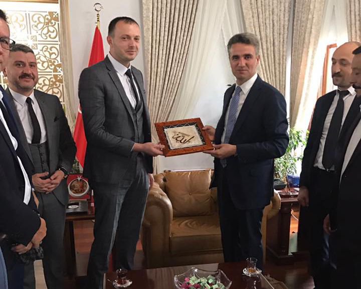 ÜLKÜCÜLER MAKAMDA...