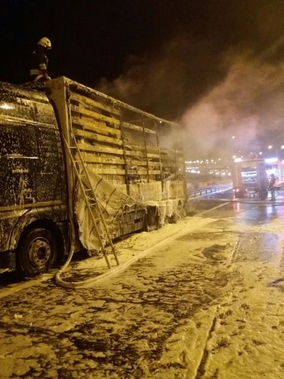 VİDEO HABER - TIR ALEV ALEV YANDI