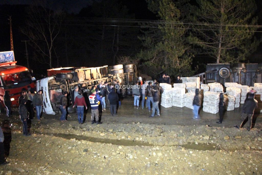 YÜZLERCESİ YOLA SAVRULDU...