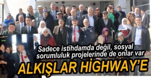 YAŞLILAR HİGHWAY'DE GÖNÜLLERİNCE EĞLENDİ
