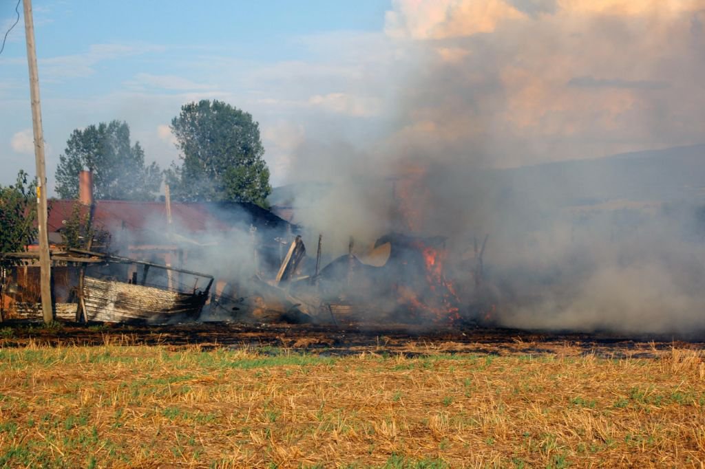 1 DÖNÜM ARAZİ KÜL OLDU