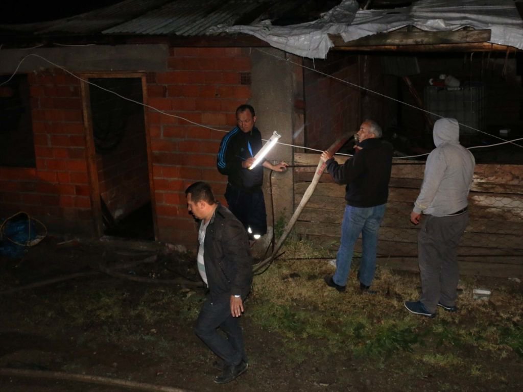 13 BİN CİVCİVLİ KÜMES YANDI