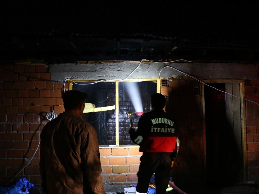 13 BİN CİVCİVLİ KÜMES YANDI