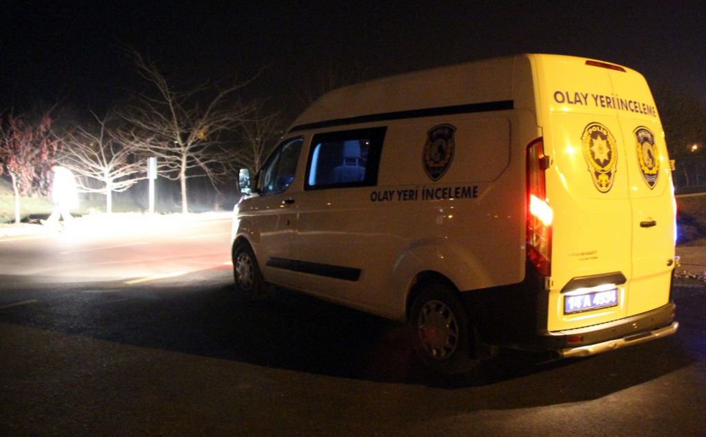 16 YAŞINDAKİ KIZ ARKADAŞINI BIÇAKLADI