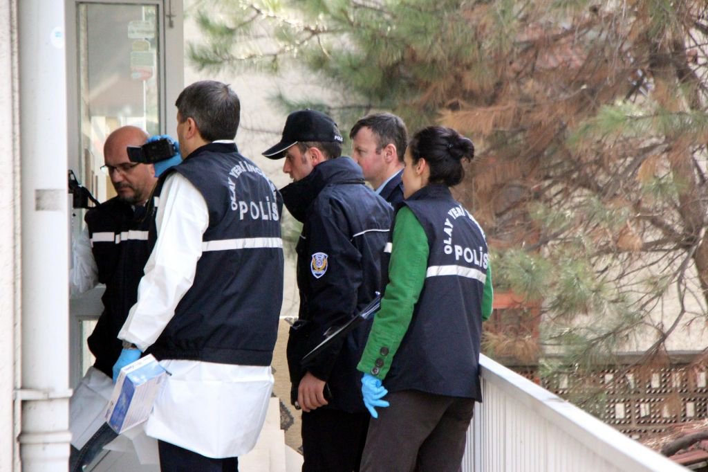 19 YAŞINDA YAŞAMINA SON VERDİ