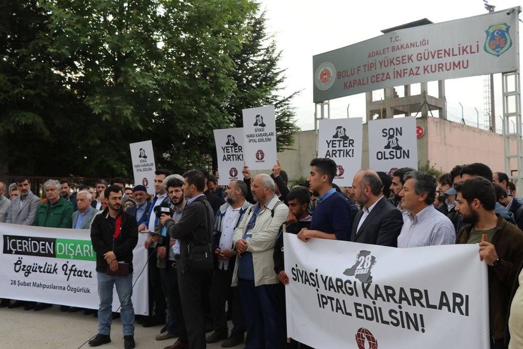 "28 ŞUBAT TUTUKLARI SERBEST BIRAKILSIN"