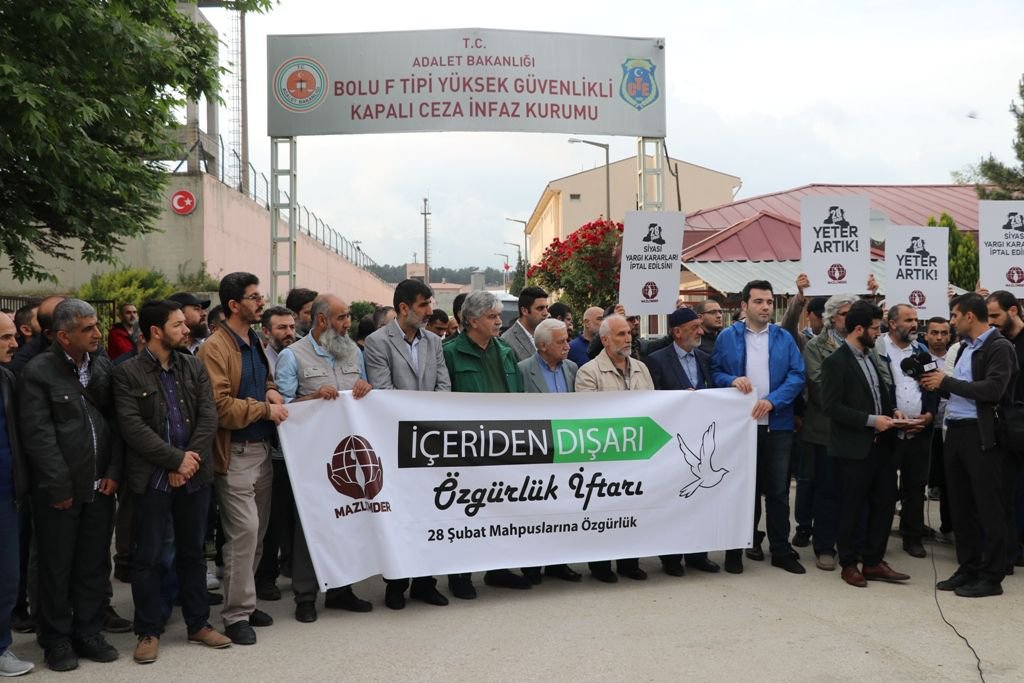 "28 ŞUBAT TUTUKLARI SERBEST BIRAKILSIN"