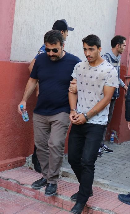 5 ROMAN VATANDAŞI ADLİYEDE