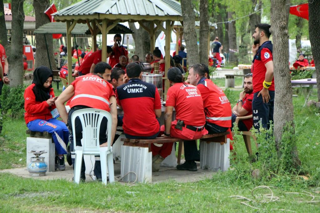 GÖRENLER GÖZLERİNE İNANAMADI