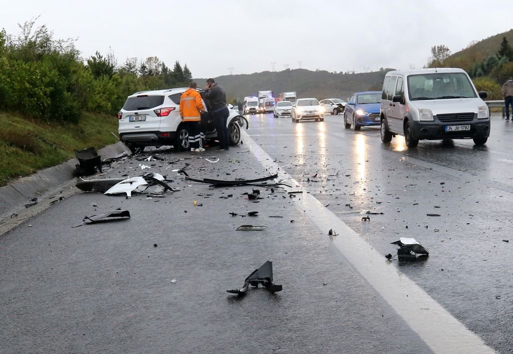 9 ARAÇ BİRBİRİNE GİRDİ