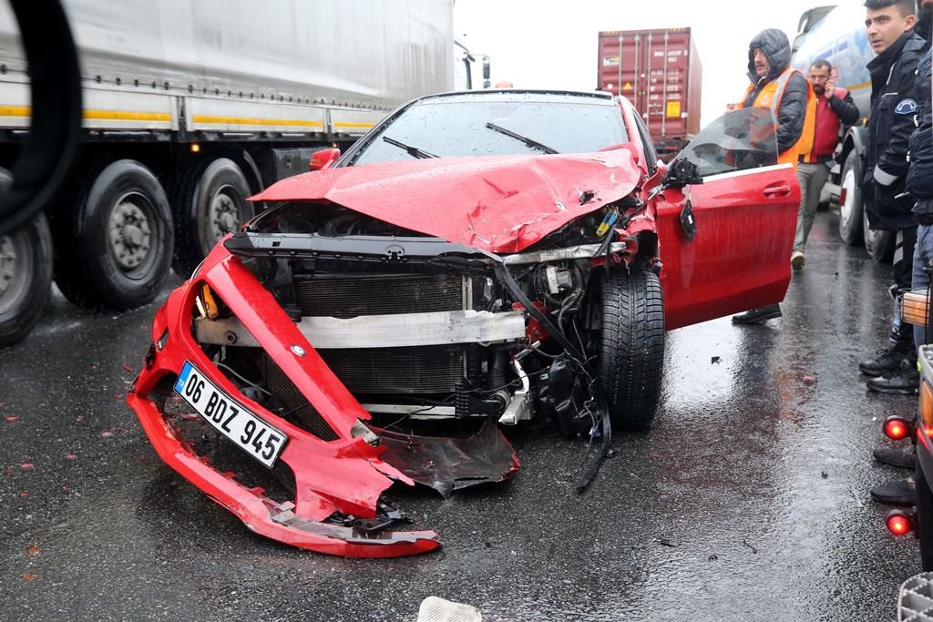 9 ARAÇ BİRBİRİNE GİRDİ