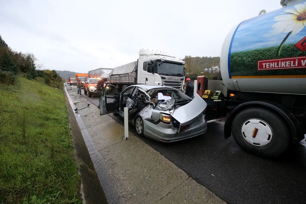 9 ARAÇ BİRBİRİNE GİRDİ