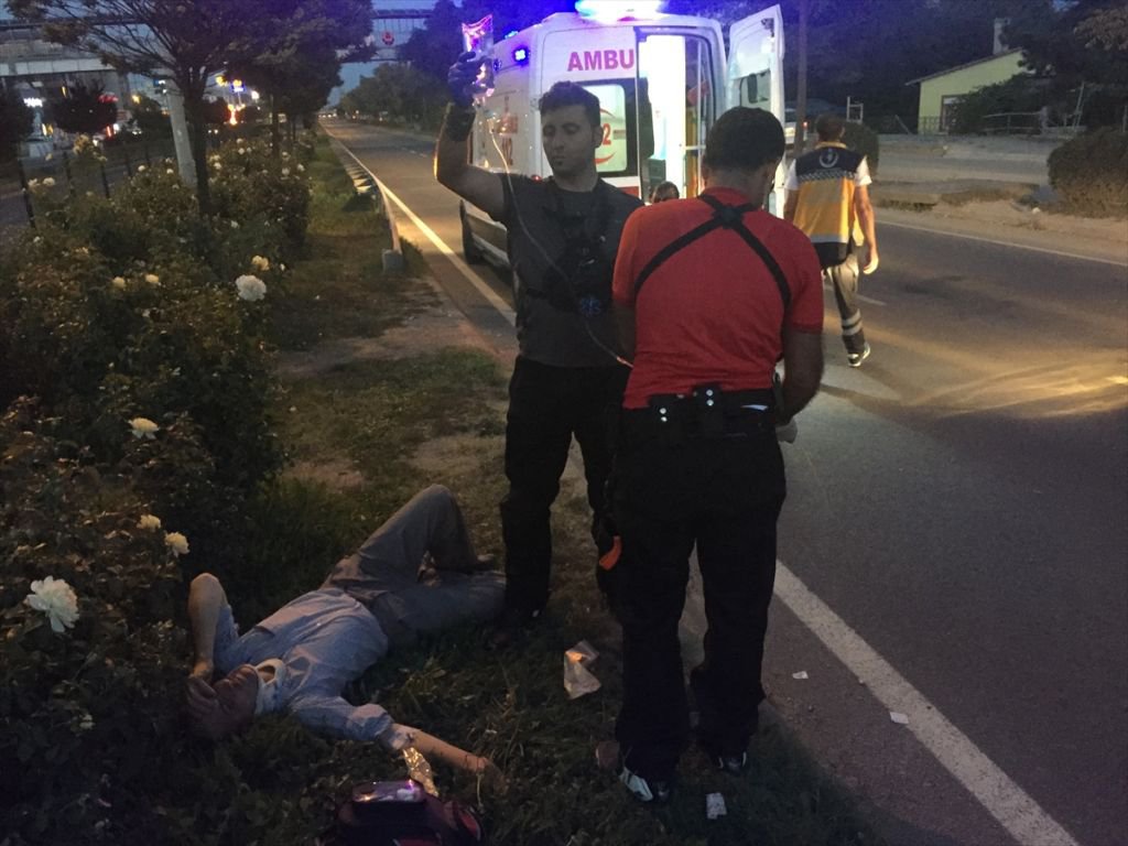 AĞAÇLARA ÇARPTILAR