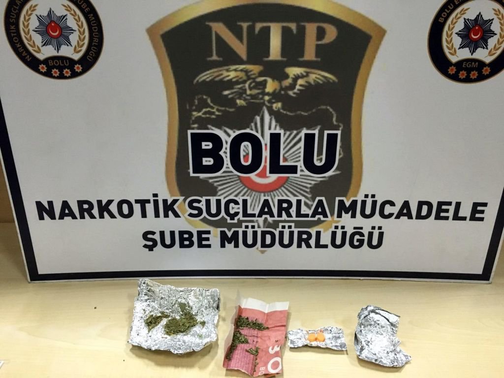 EVİ DE ARABASI DA UYUŞTURUCU YUVASI ÇIKTI