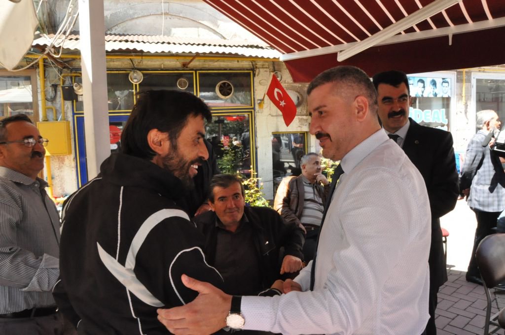 AYAK BASMADIK YER BIRAKMADI