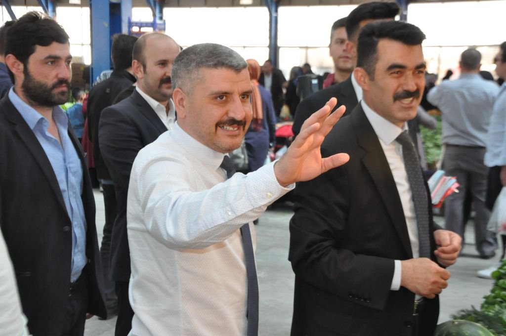 AYAK BASMADIK YER BIRAKMADI