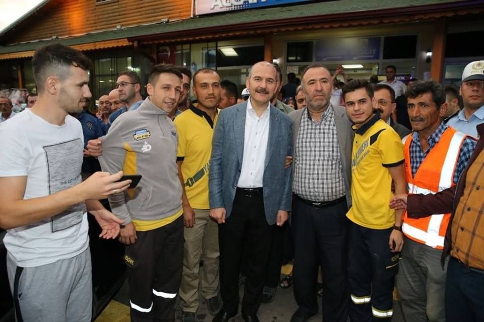 BAKAN SOYLU'YA SEVGİ SELİ