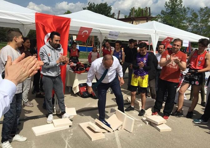 BARUŞ VE YILMAZ DOYASIYA EĞLENDİ