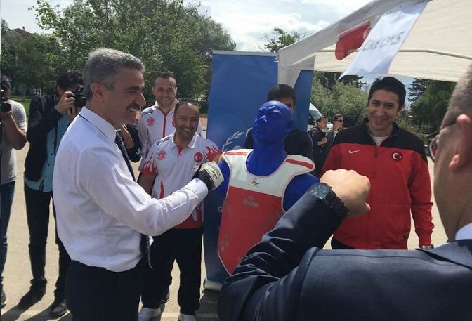 BARUŞ VE YILMAZ DOYASIYA EĞLENDİ