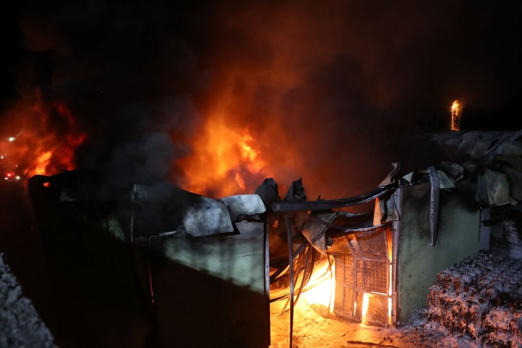 BAŞKAN FELAKETİN YAŞANDIĞI FABRİKADA