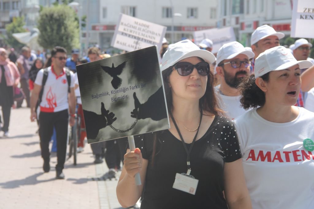 BOLU BAĞIMLILIK İLE MÜCADELE İÇİN EL ELE VERDİ