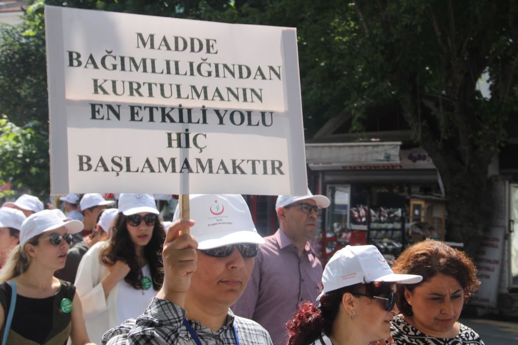 BOLU BAĞIMLILIK İLE MÜCADELE İÇİN EL ELE VERDİ